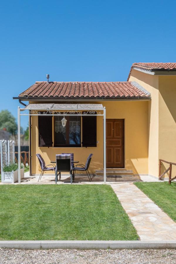 I See Lake Castiglione del Lago Exterior foto